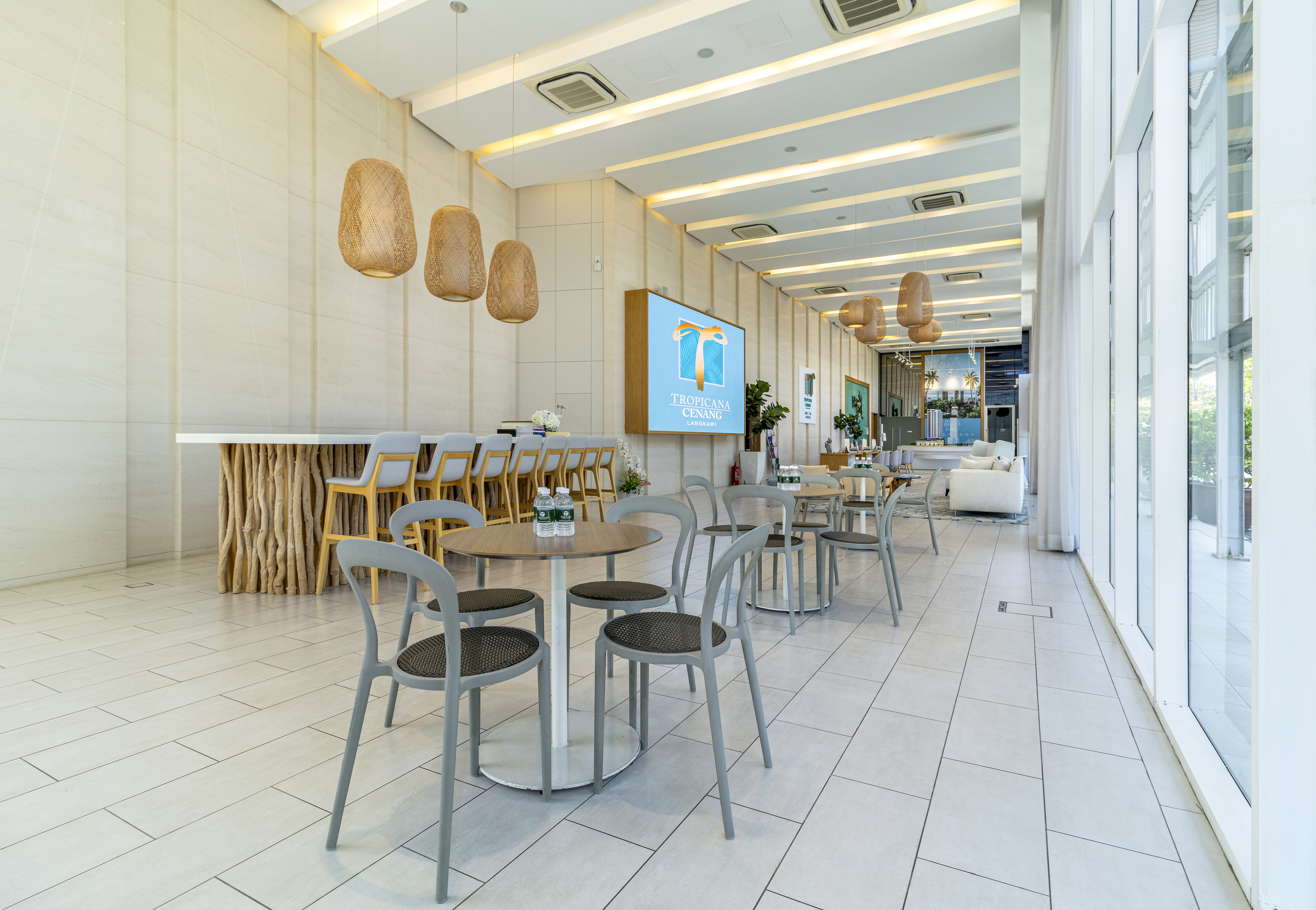 SALES GALLERY - PANTRY