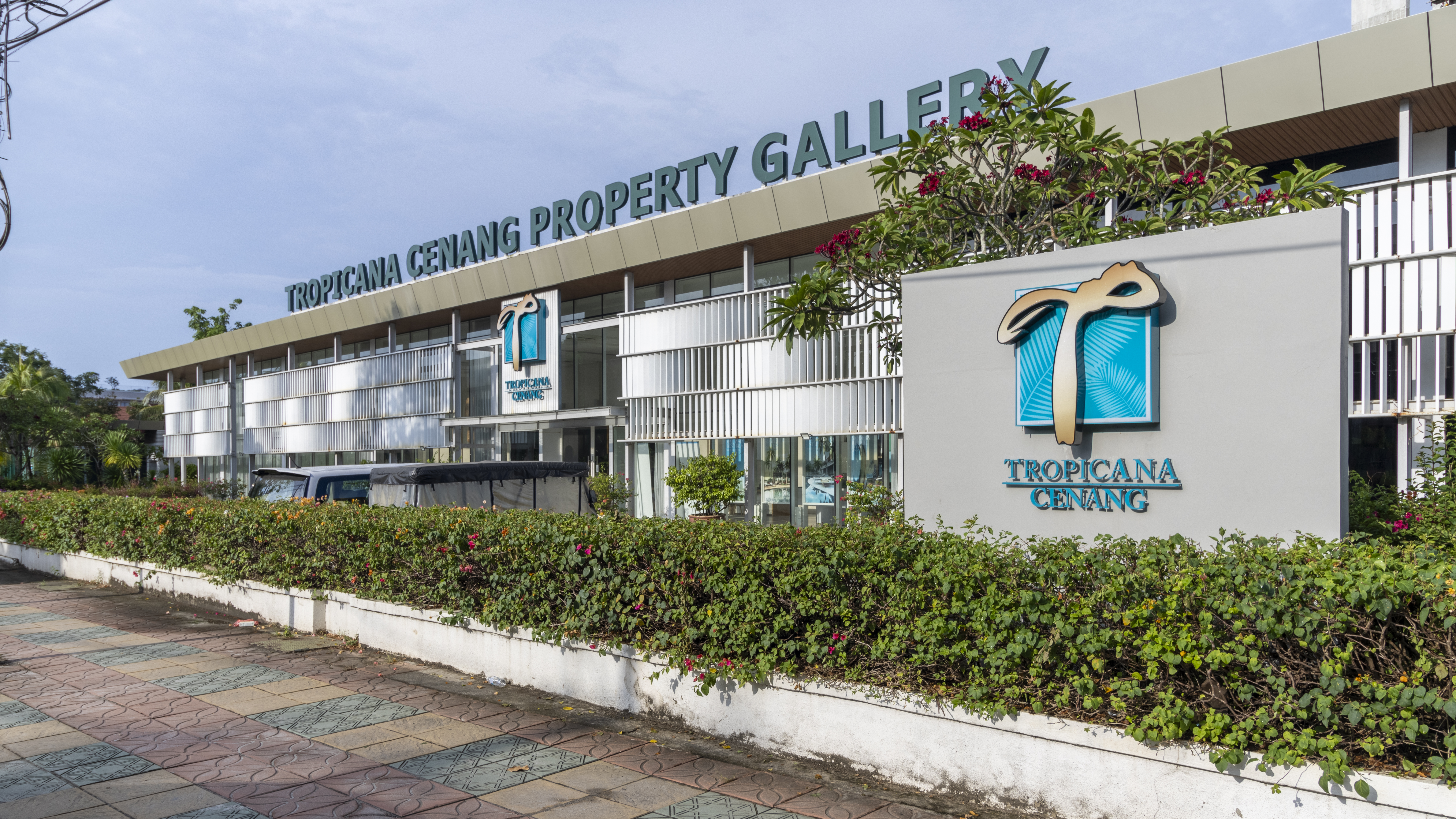 SALES GALLERY - EXTERIOR